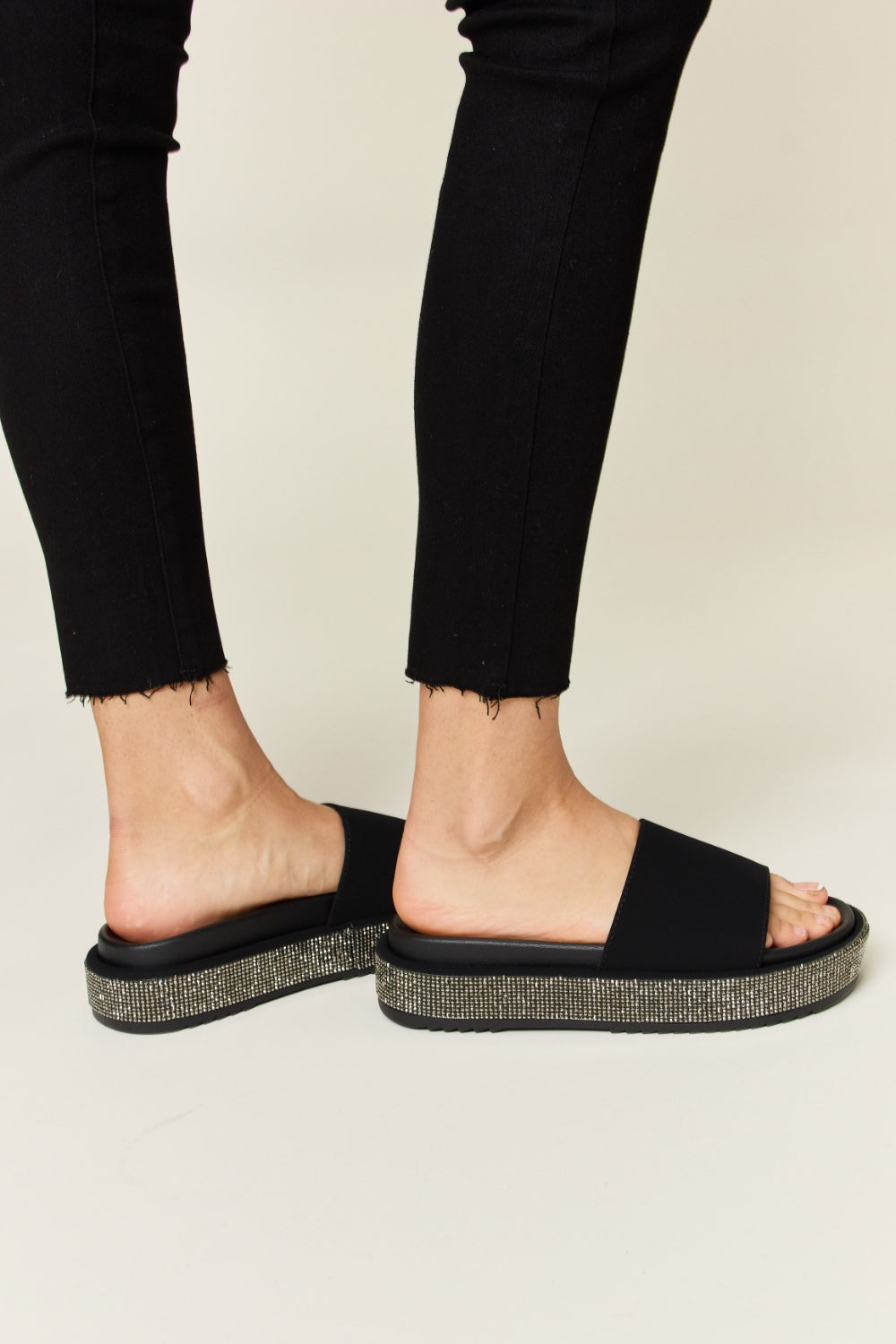 Sandalias de plataforma con diamantes de imitación y punta abierta Forever Link