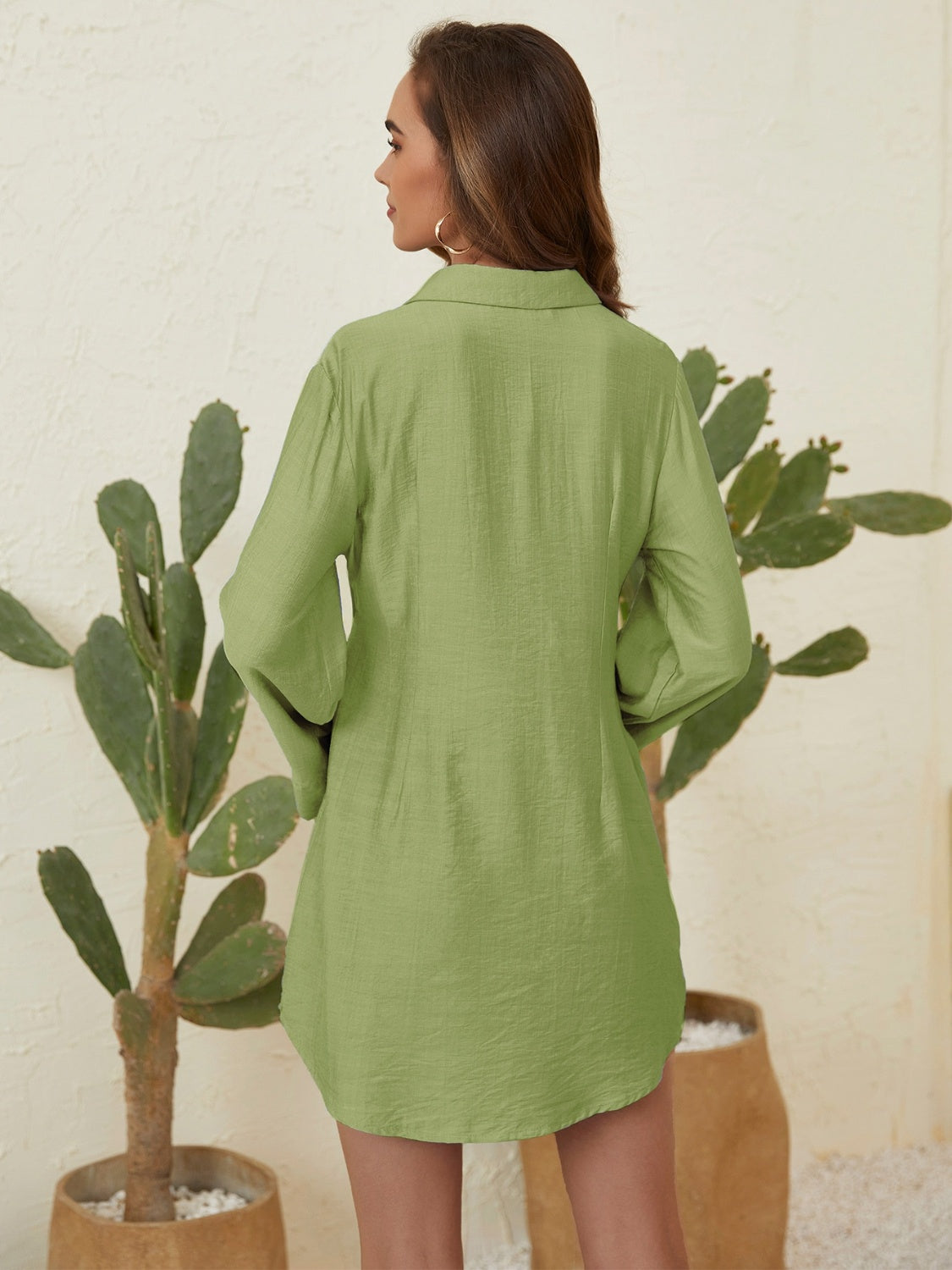 Vestido camisero mini de manga larga con cuello de solapa