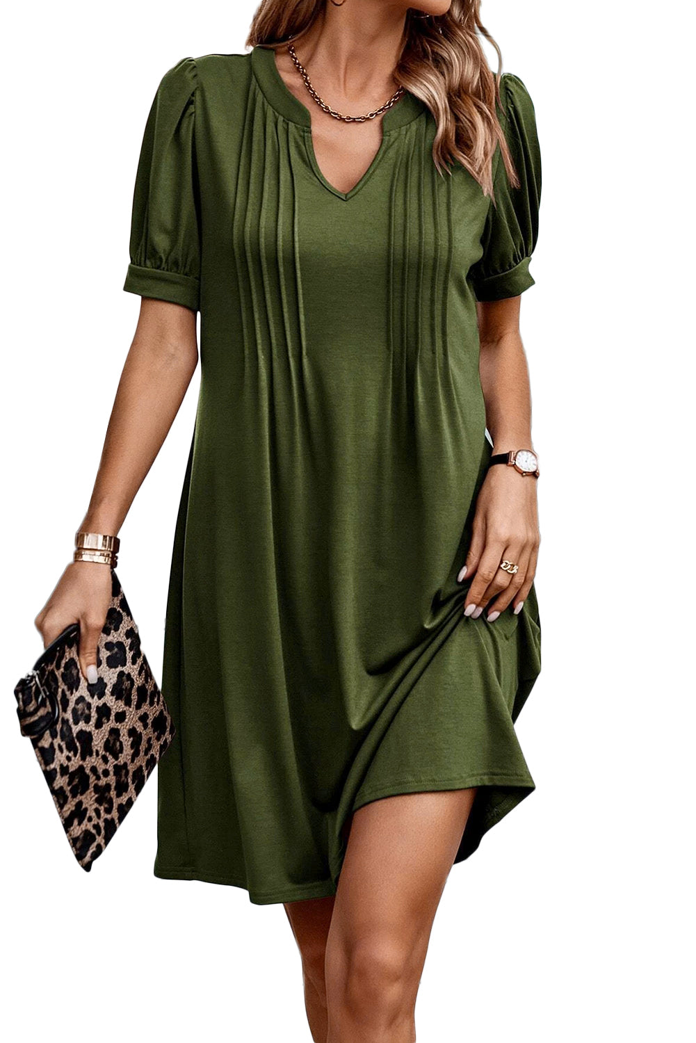 Vestido camisero plisado con mangas abullonadas y cuello con muescas en color negro