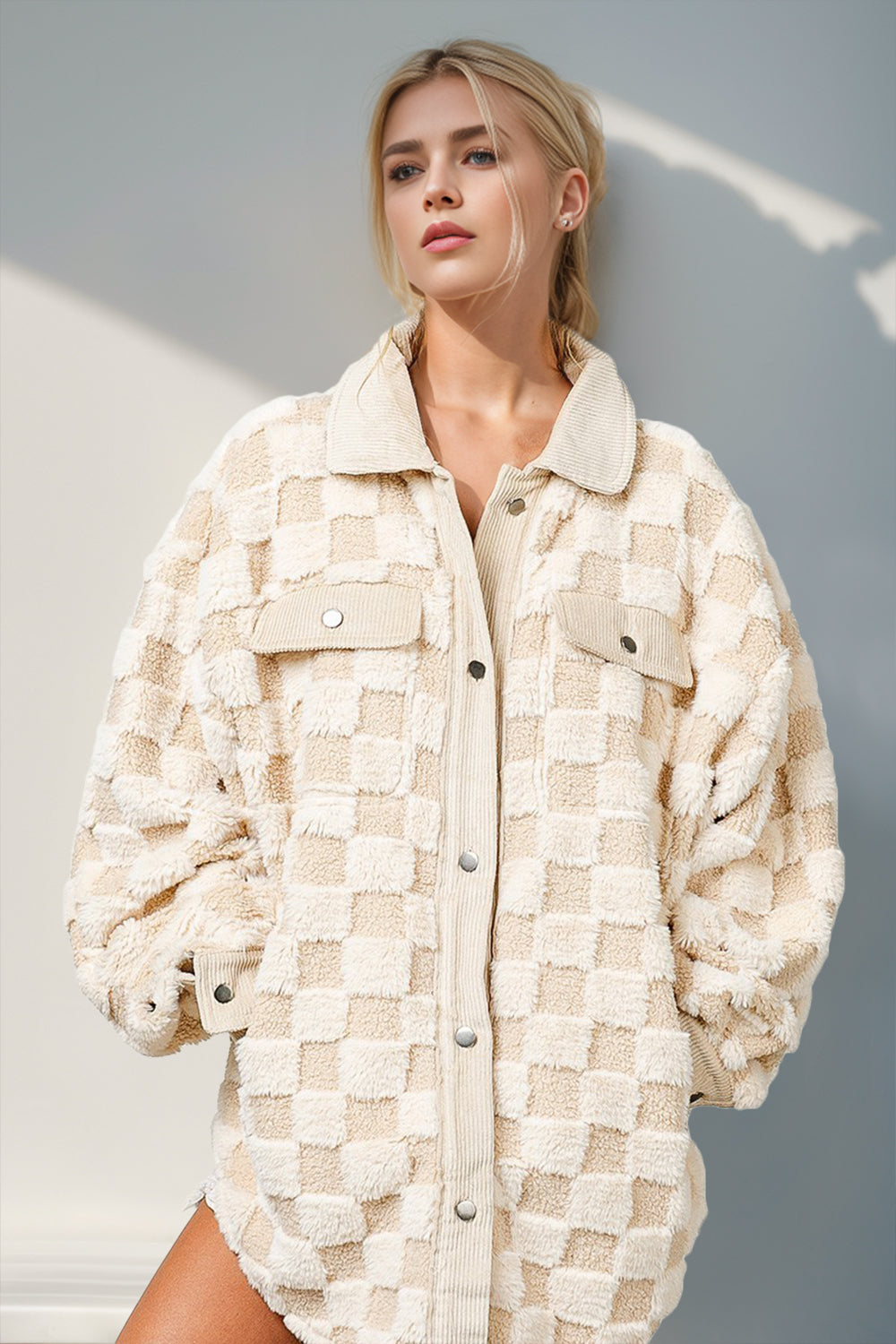 Chaqueta a cuadros afelpada con botones de Double Take