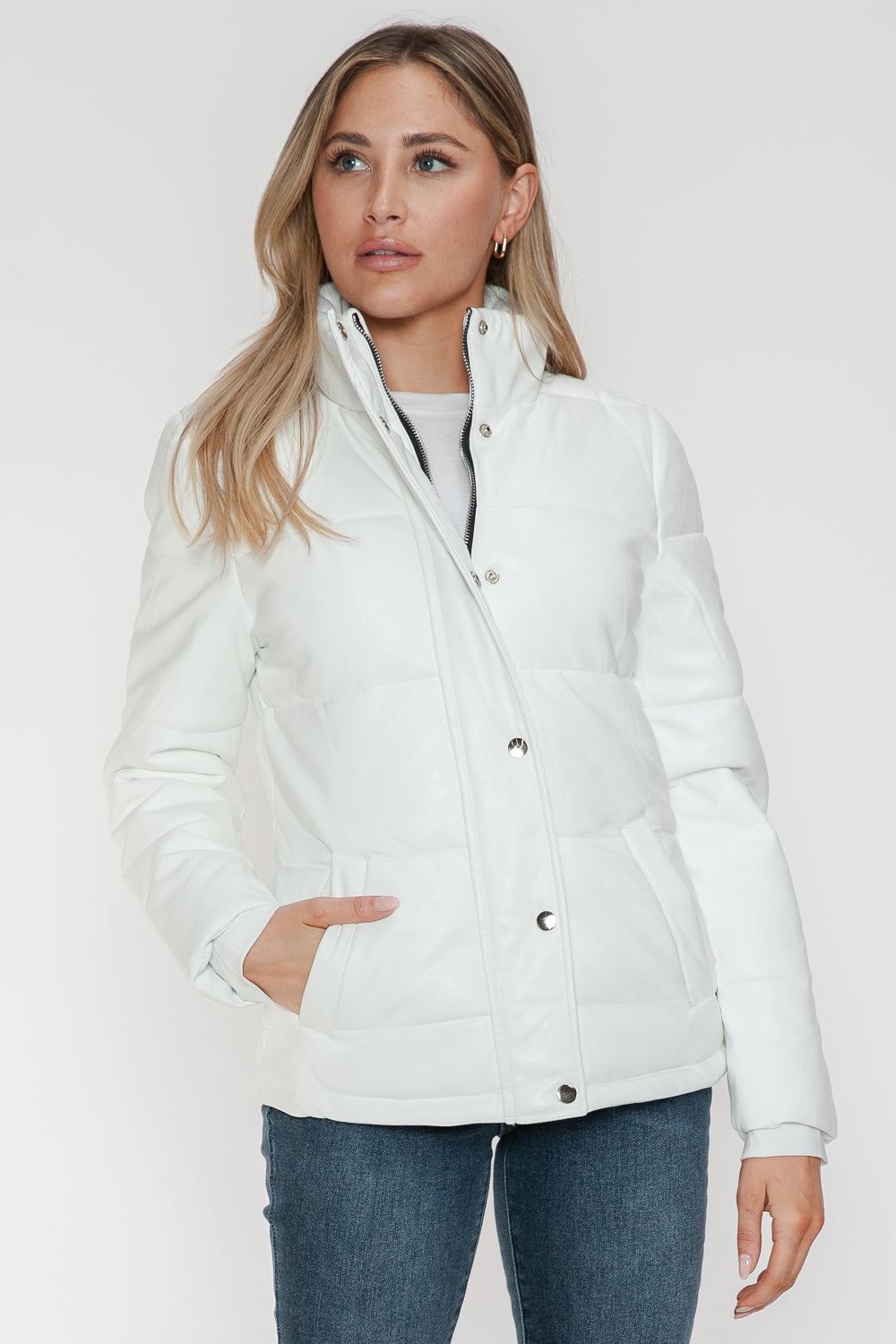 Chaqueta acolchada de cuello alto con cremallera y bolsillos de YMI