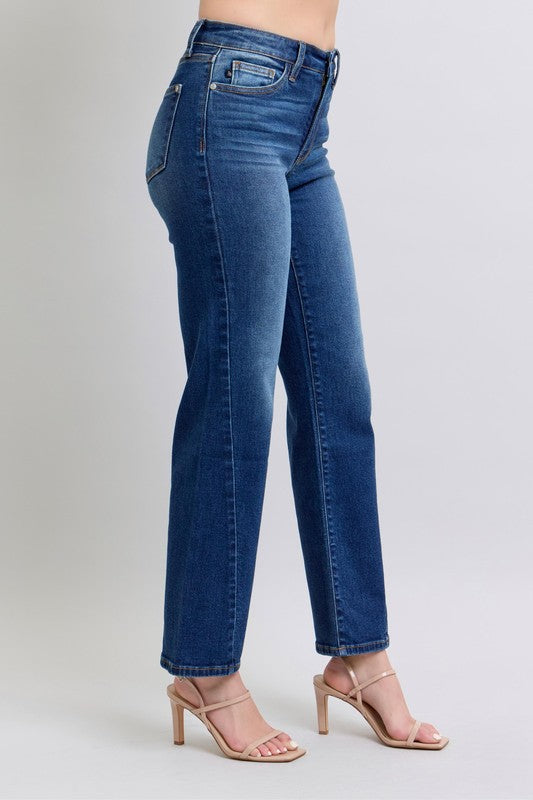 Vaqueros rectos con bolsillos y detalle de costura lateral de talla grande de Judy Blue