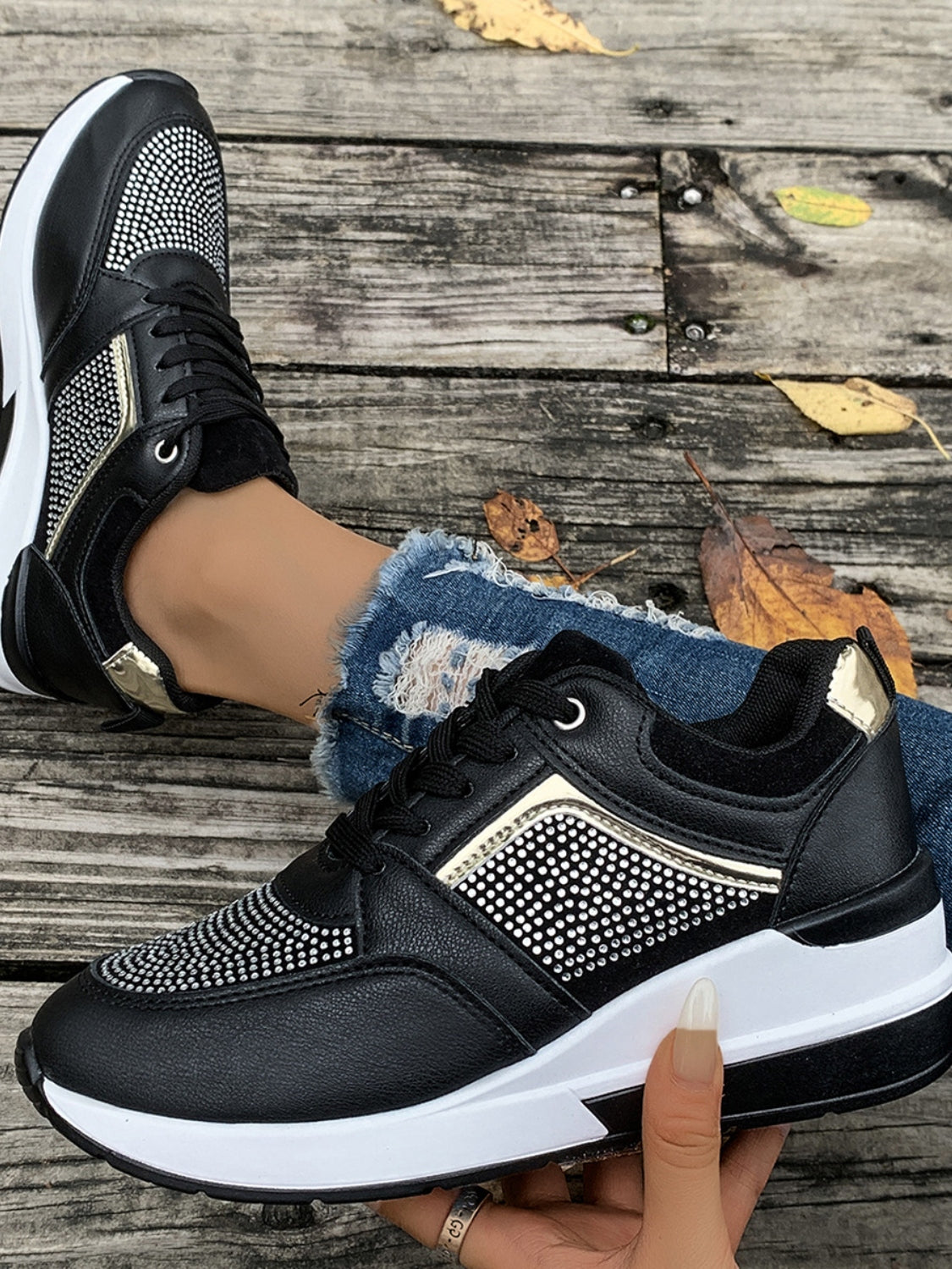 Zapatillas de cuña con cordones y diamantes de imitación