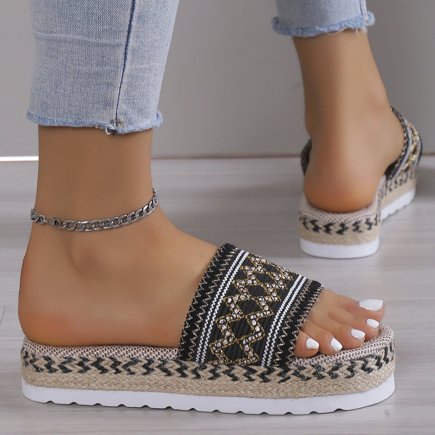 Geometric Weave Platform Sandals – Stylish & Comfortable