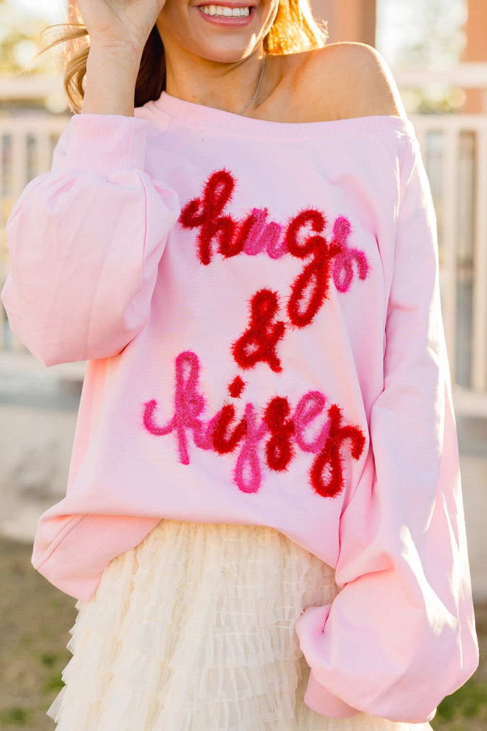Sudadera de cuello redondo ABRAZOS Y BESOS de San Valentín