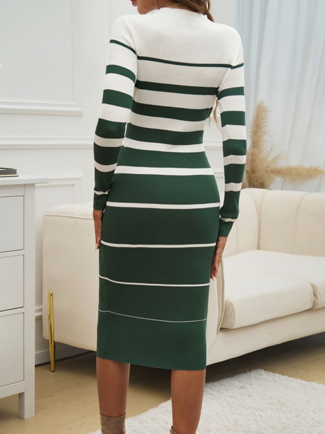 Vestido midi de manga larga con cuello redondo y bloques de color