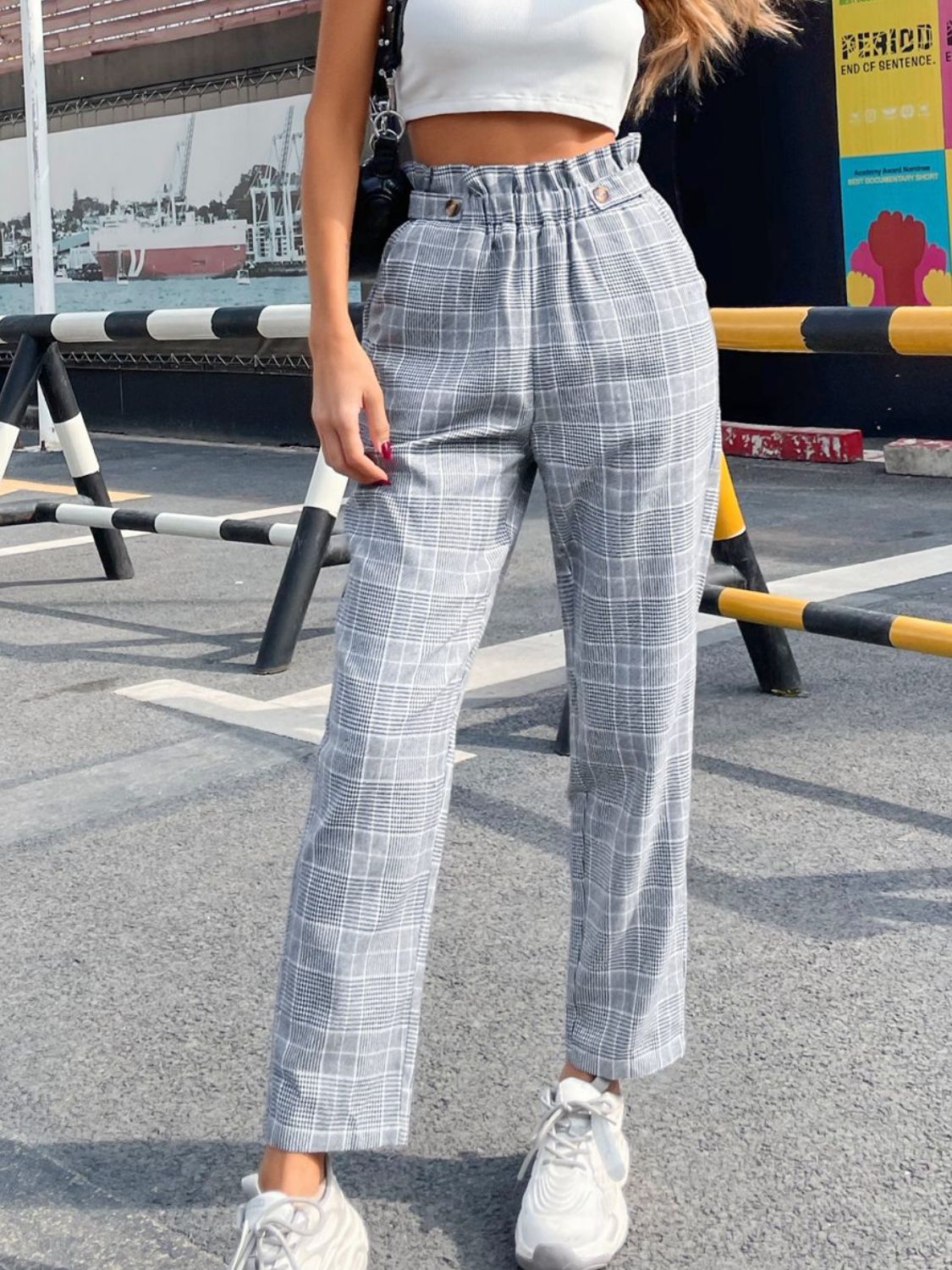 Pantalones rectos con cintura elástica a cuadros
