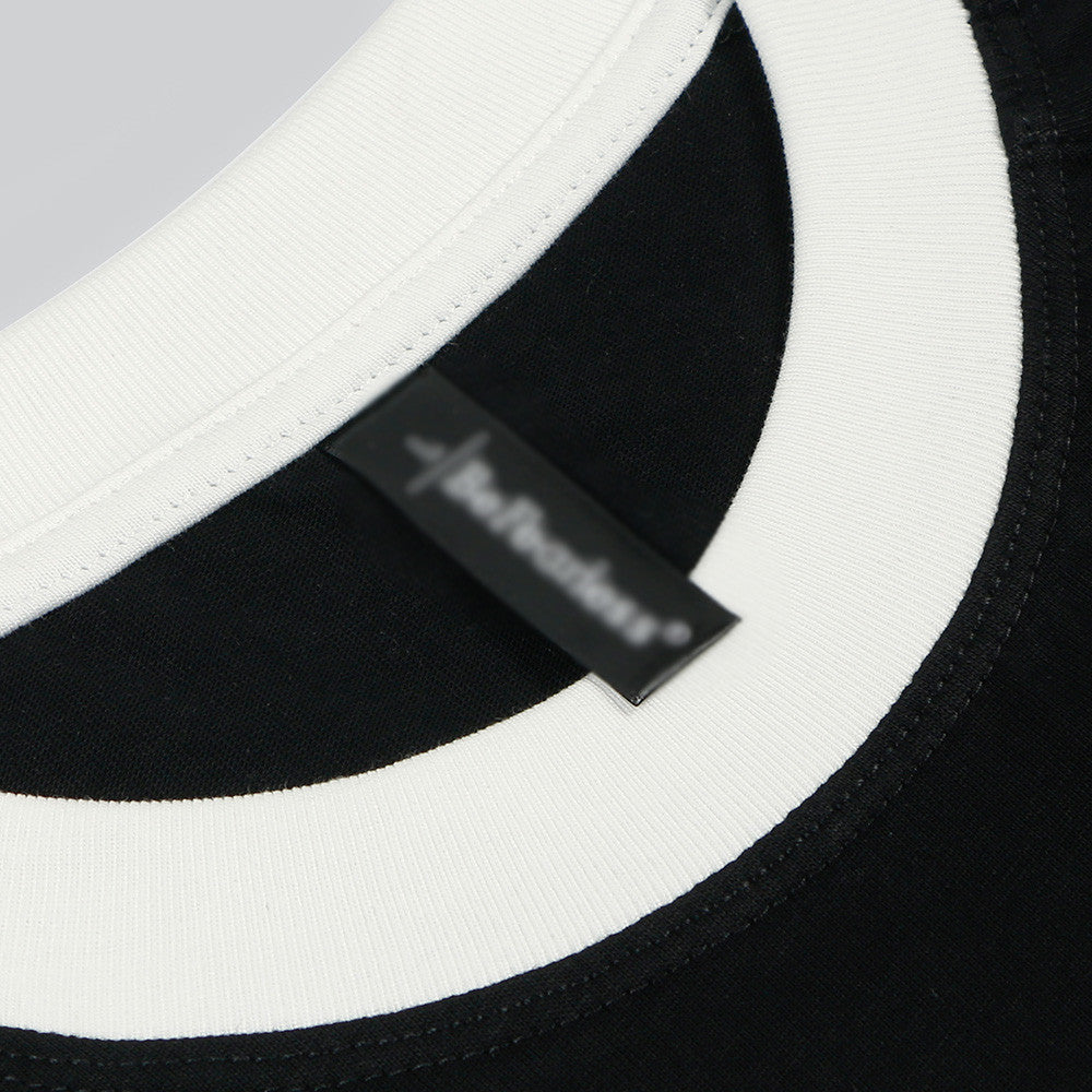 Camiseta de manga corta con estampado de letras pintadas a mano para hombre