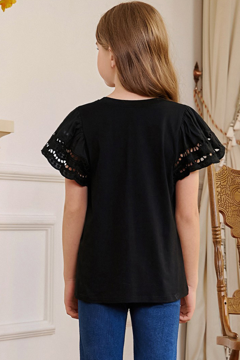 Camiseta con cuello redondo y mangas onduladas