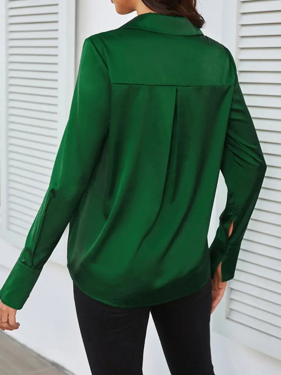Camisa de manga larga con cuello abotonado