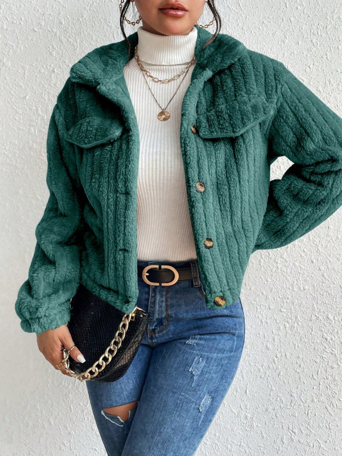 Chaqueta abotonada con cuello peludo