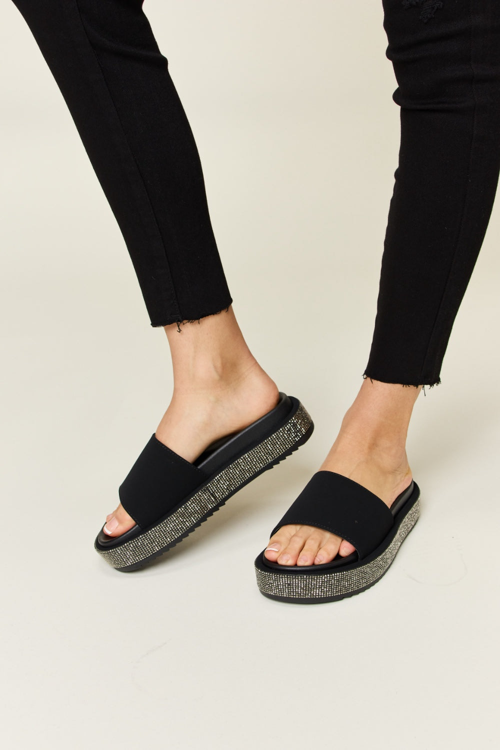Sandalias de plataforma con diamantes de imitación y punta abierta Forever Link