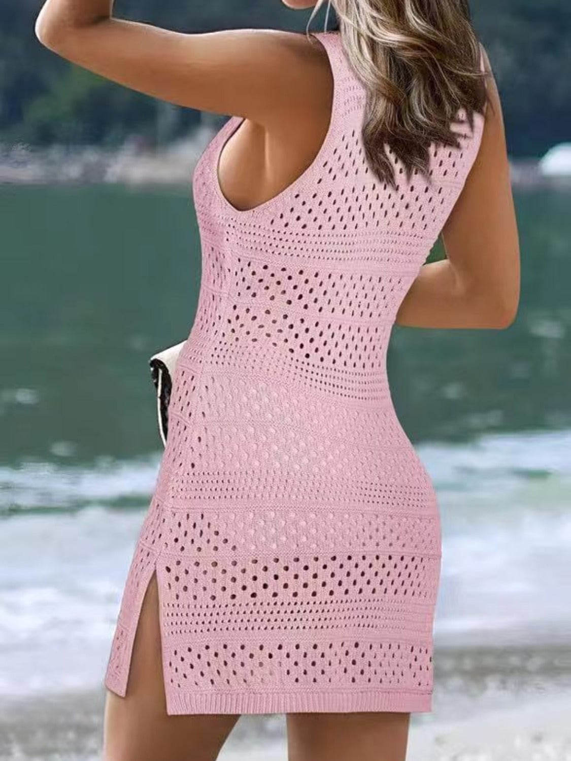 Vestido playero con escote redondo y calado