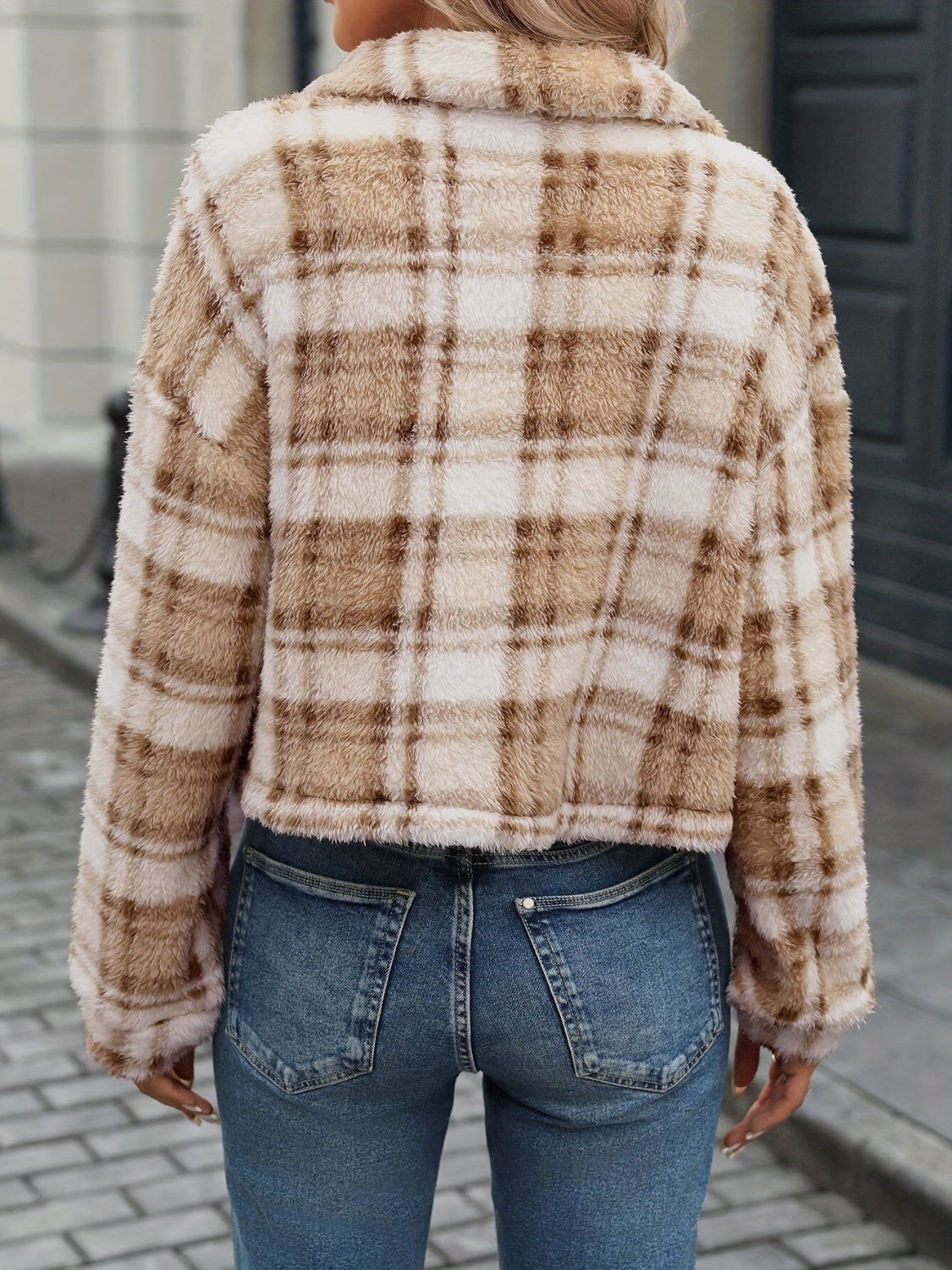 Chaqueta de manga larga con cuello abotonado y cuadros escoceses