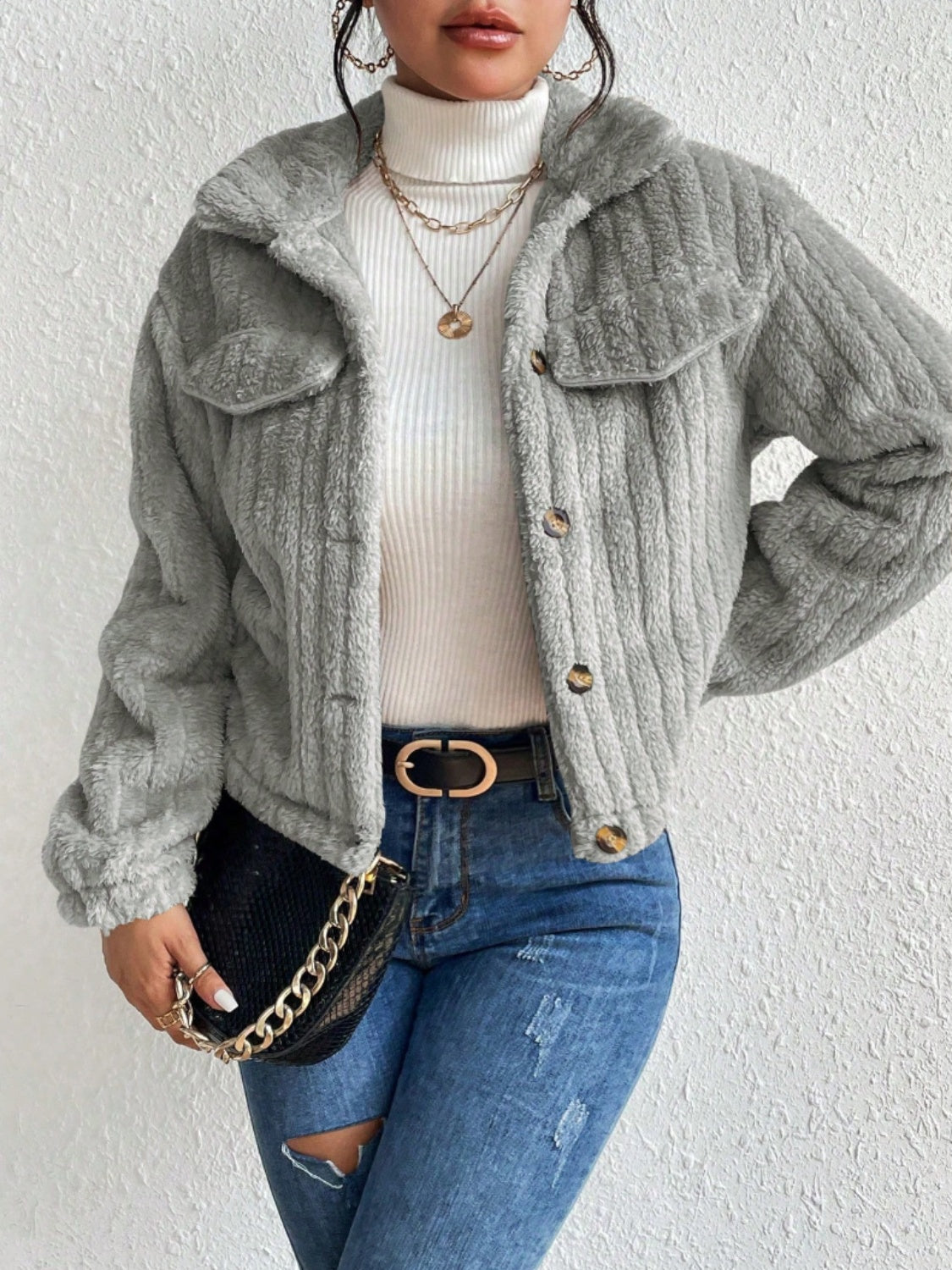 Chaqueta abotonada con cuello peludo