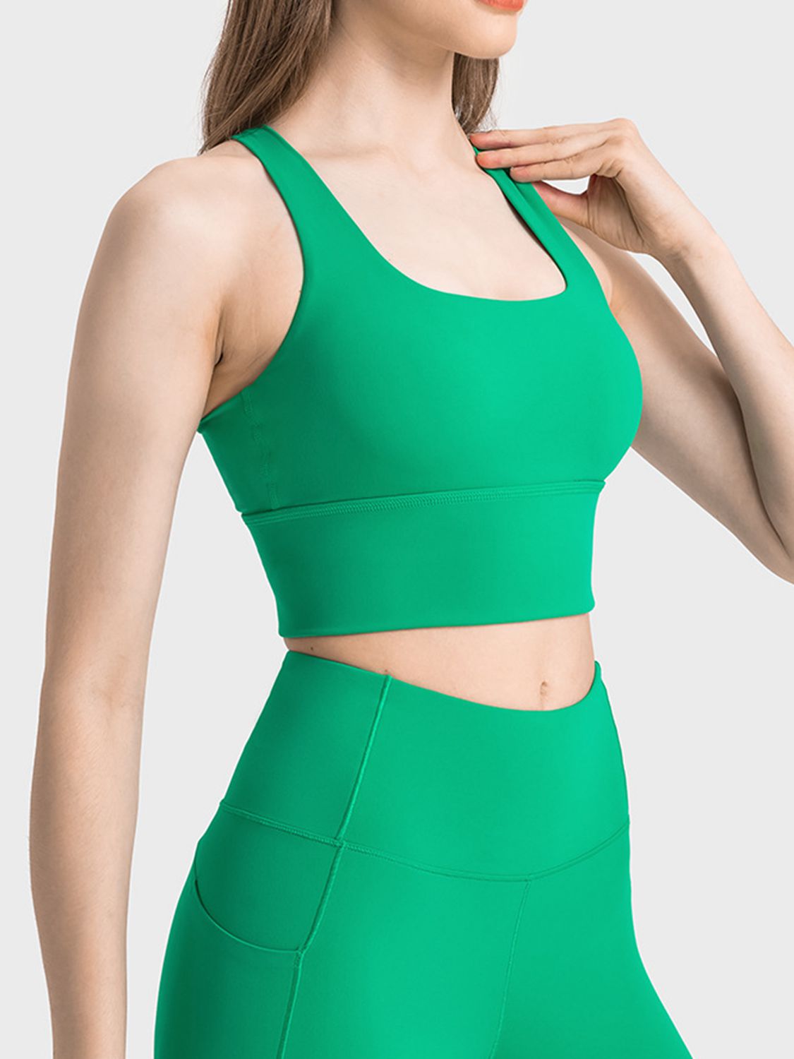 Scoop Neck Crisscross Straps Sports Bra – Stylish & Supportive