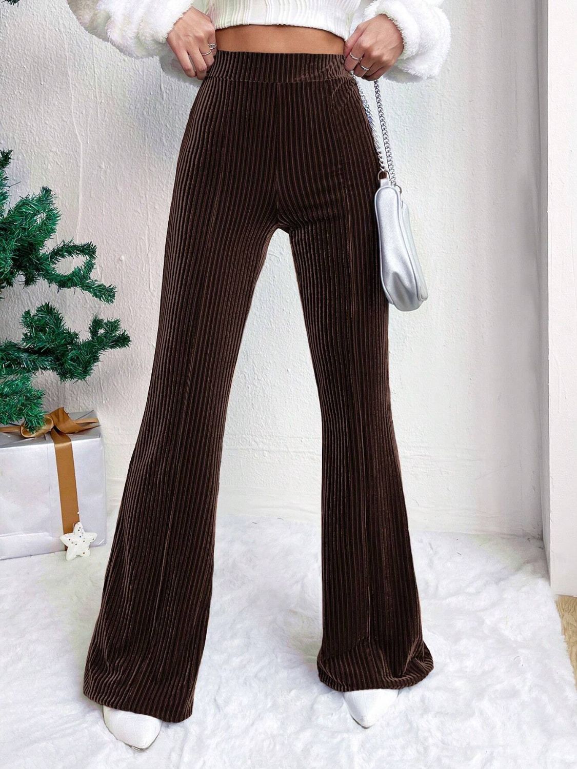Pantalones acampanados de cintura alta