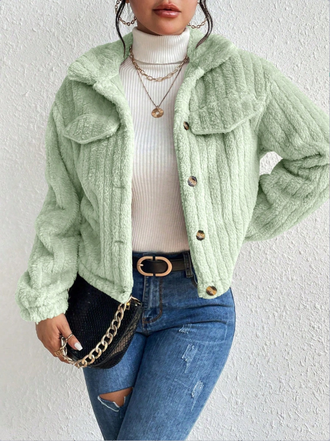 Chaqueta abotonada con cuello peludo