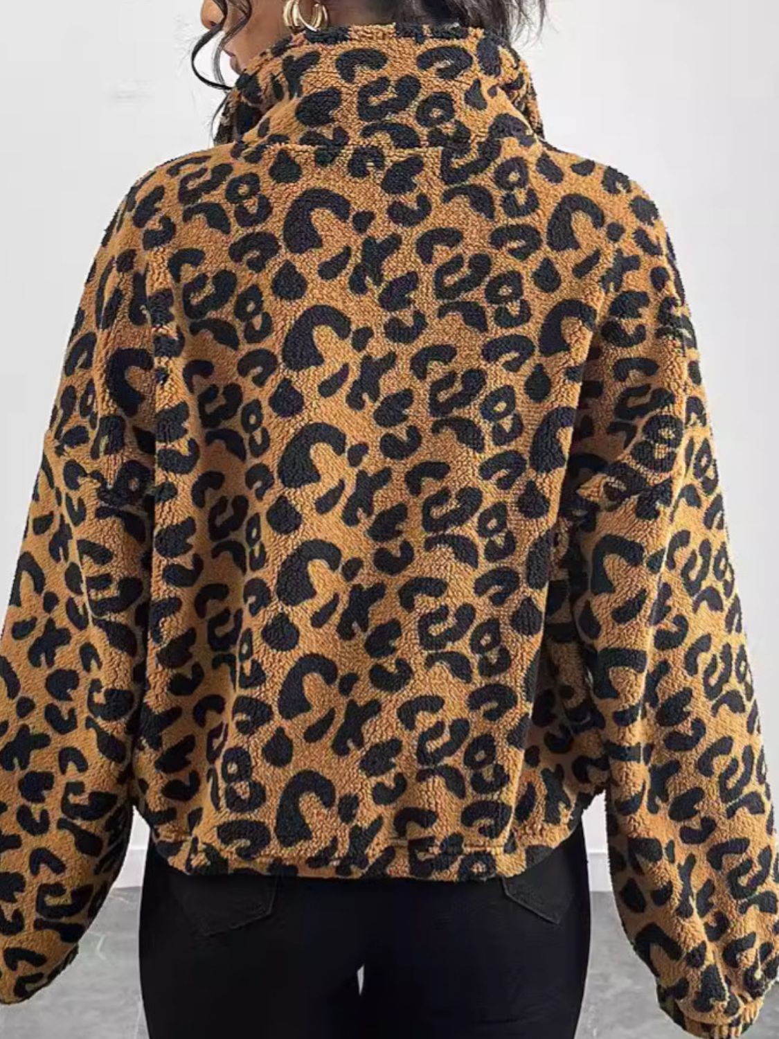 Chaqueta de manga larga con cremallera y estampado de leopardo