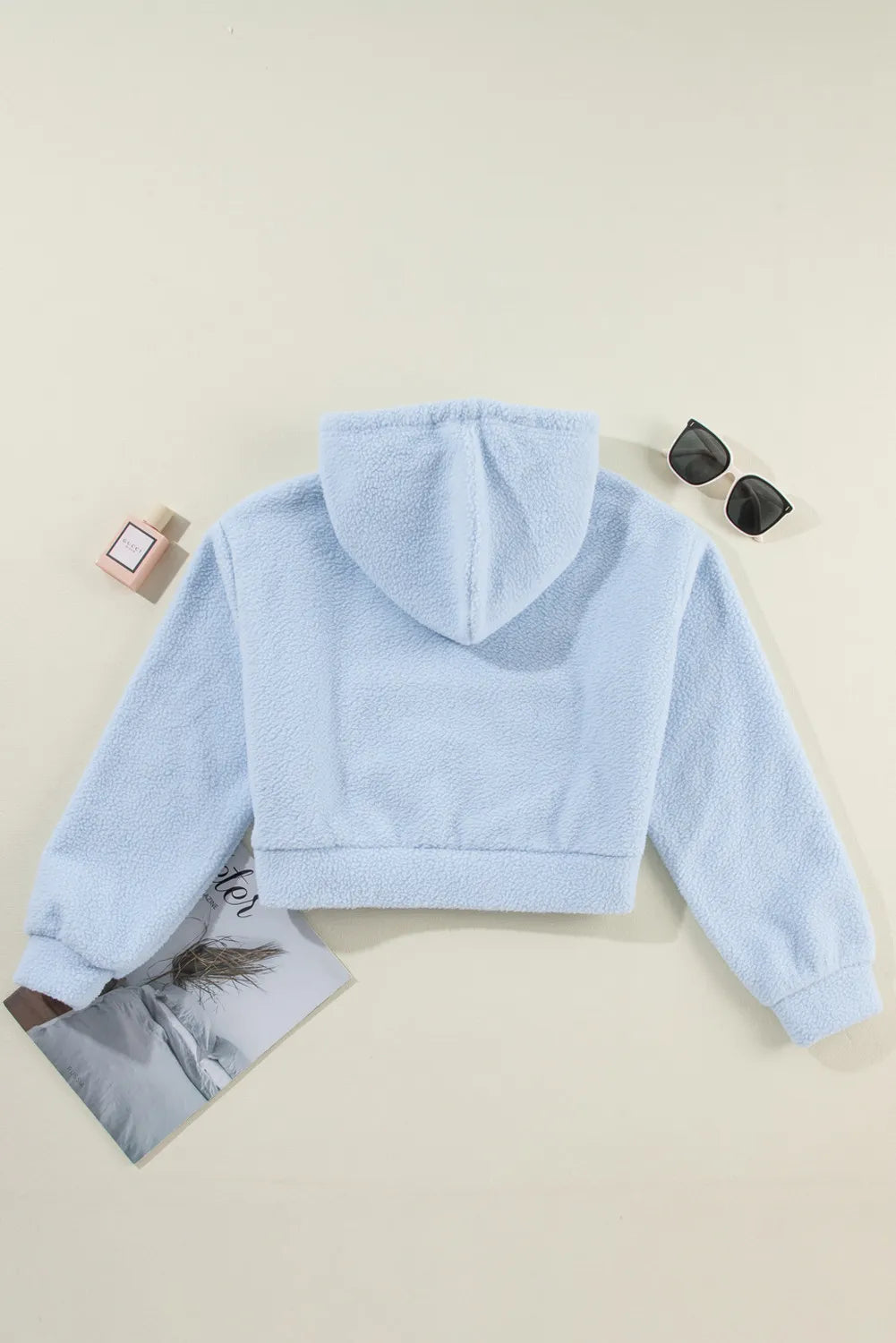 Sudadera con capucha y manga larga con cremallera y cordón