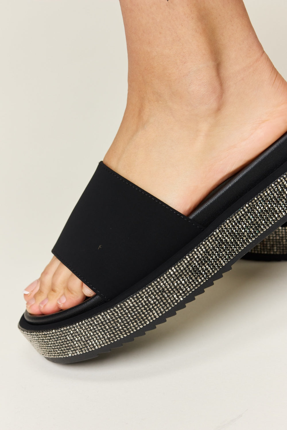 Sandalias de plataforma con diamantes de imitación y punta abierta Forever Link