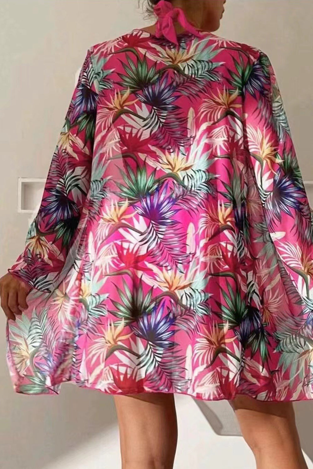 Conjunto de baño de tres piezas con cuello halter estampado
