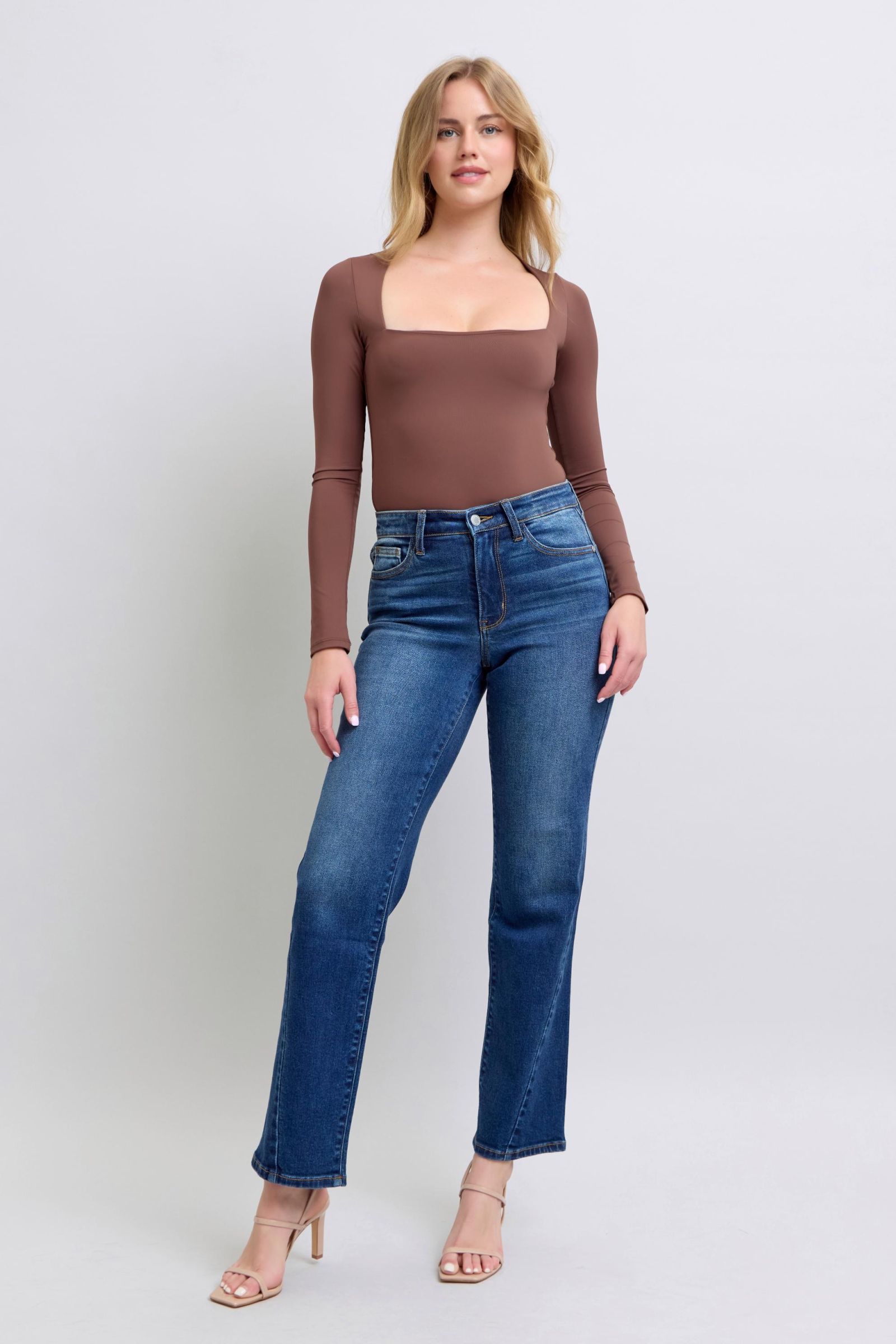 Vaqueros rectos con bolsillos y detalle de costura lateral de talla grande de Judy Blue