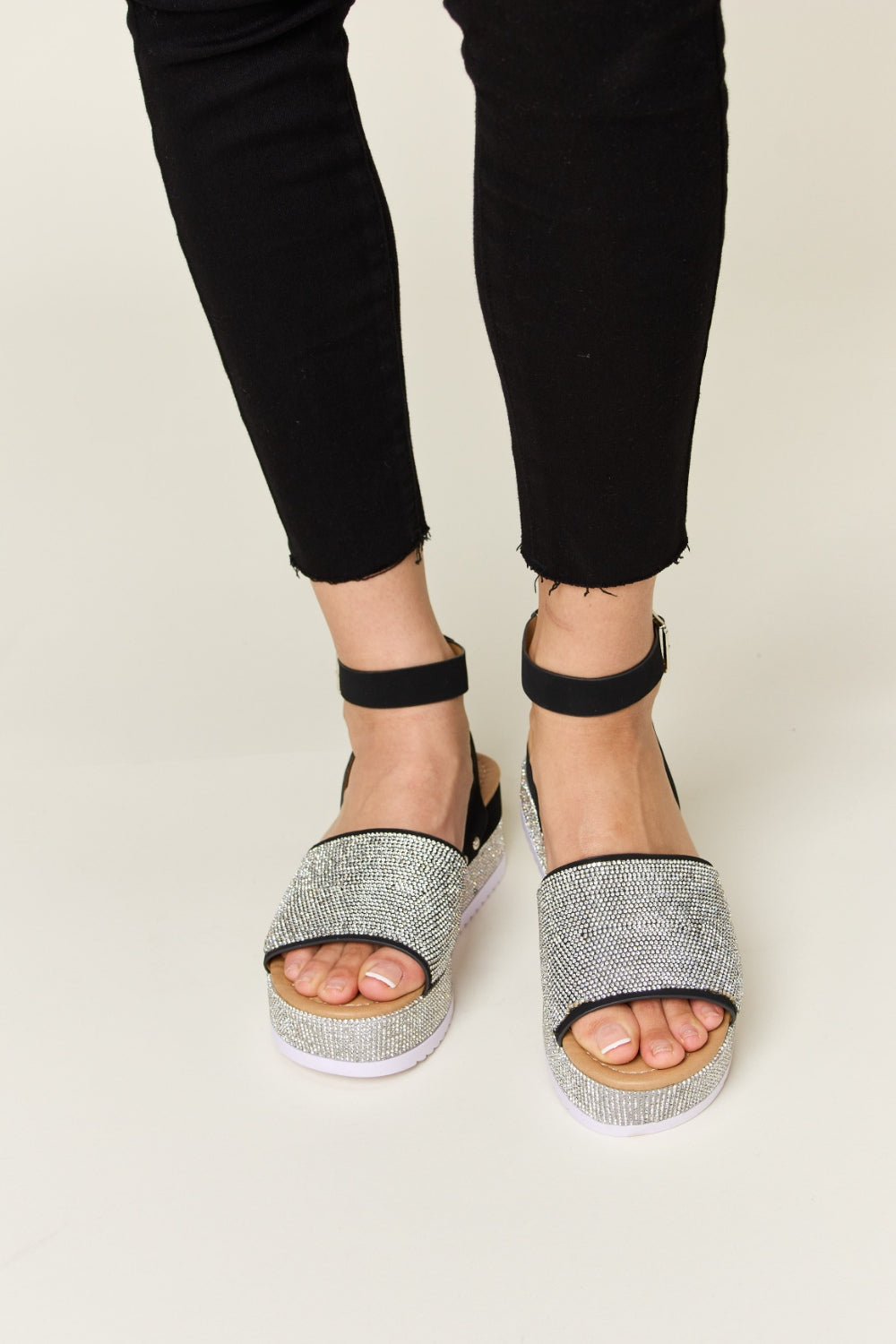 Sandalias de cuña con tiras y hebilla de diamantes de imitación Forever Link