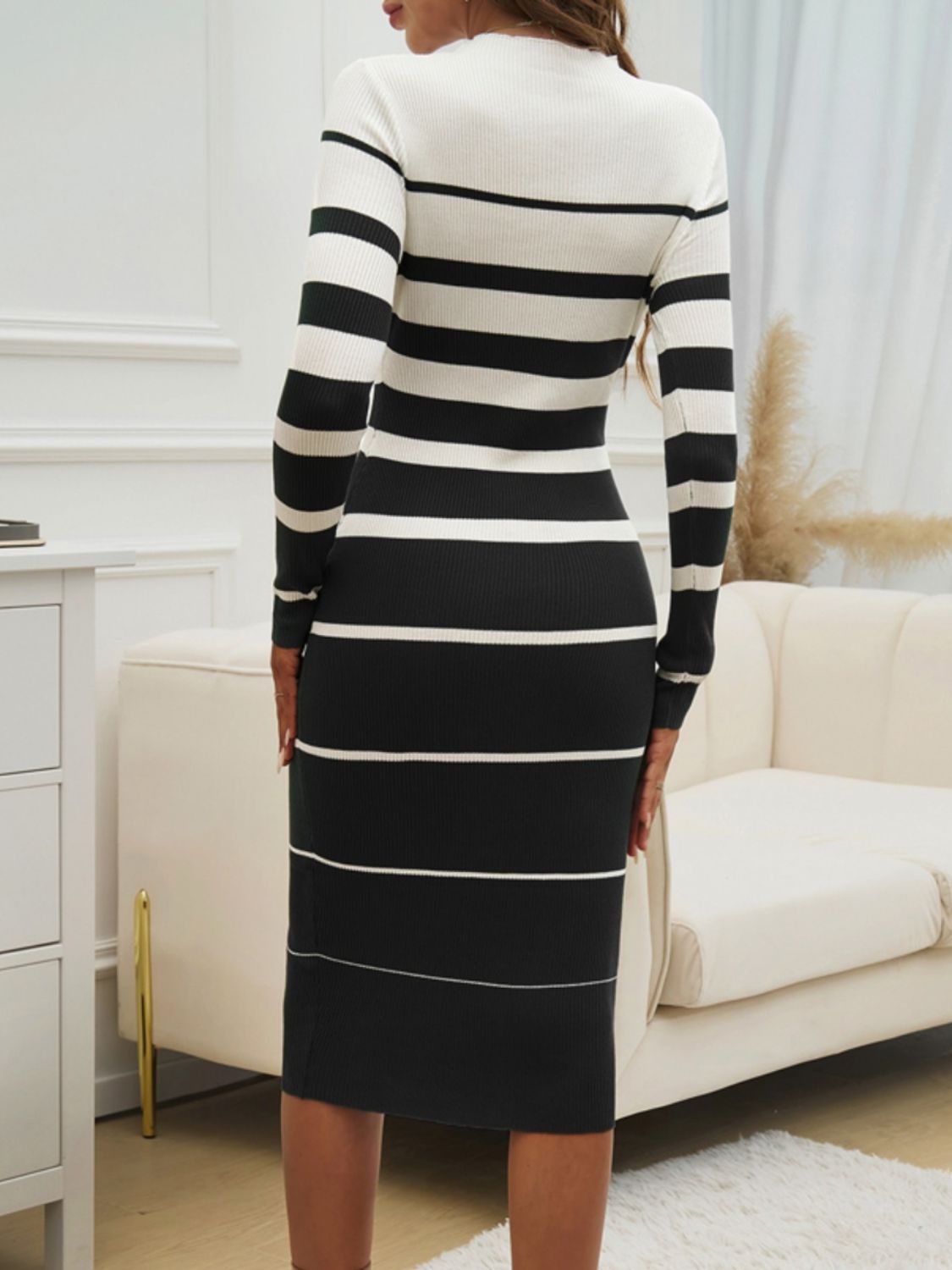 Vestido midi de manga larga con cuello redondo y bloques de color