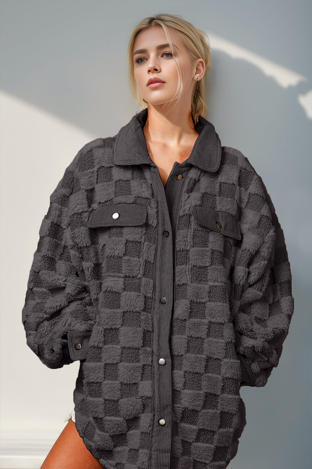 Chaqueta a cuadros afelpada con botones de Double Take
