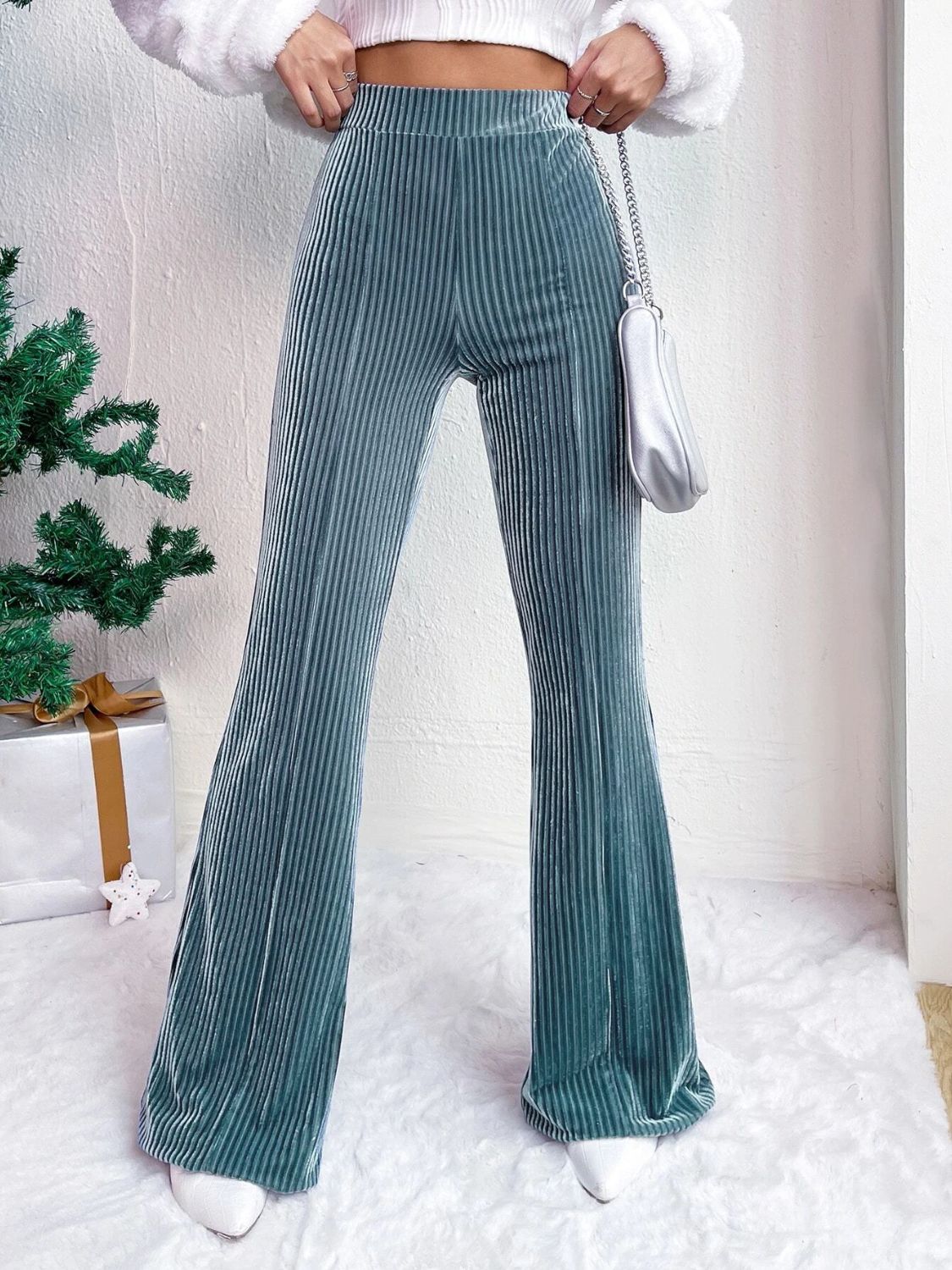 Pantalones acampanados de cintura alta