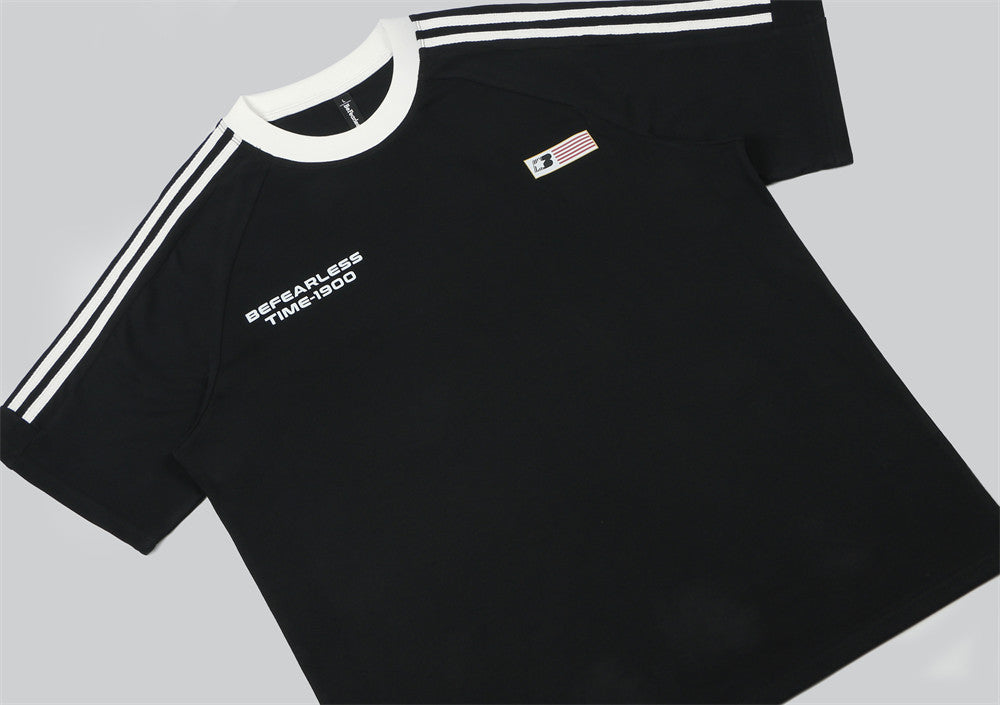 Camiseta de manga corta con estampado de letras pintadas a mano para hombre