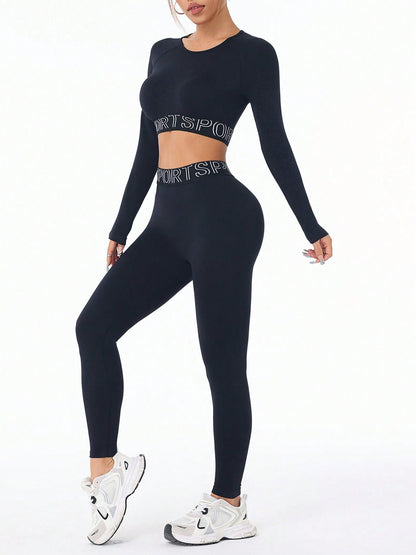 Conjunto deportivo de top y leggings de manga larga con cuello redondo y estampado de letras