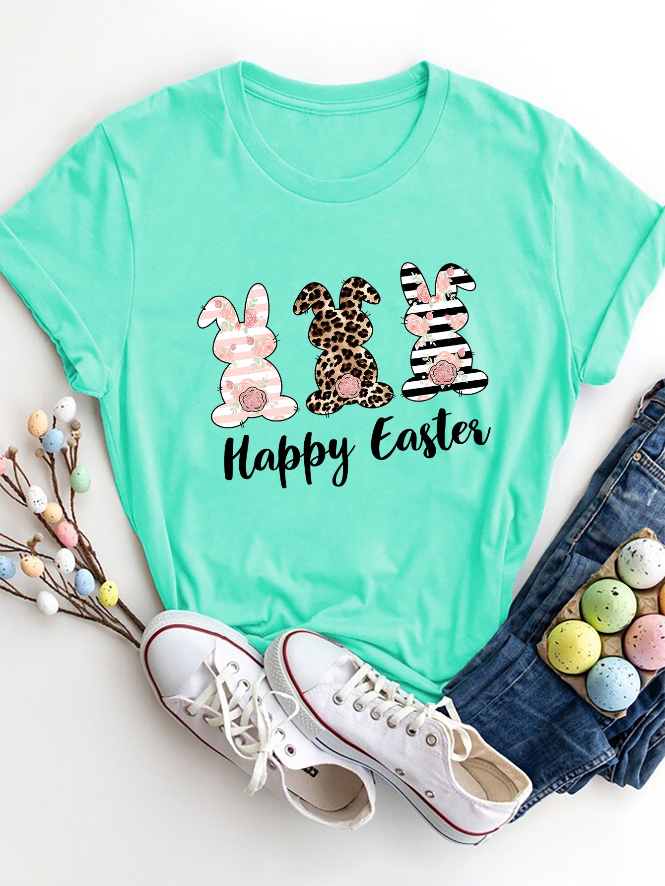 Camiseta de manga corta y cuello redondo con la frase FELIZ PASCUA
