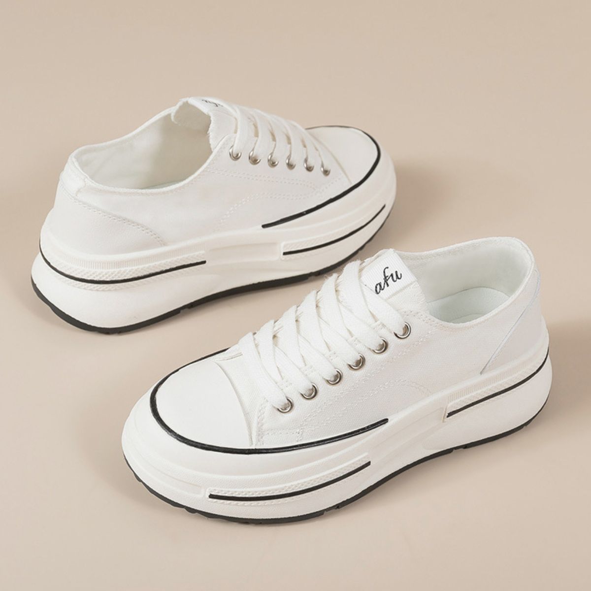 Zapatillas de plataforma con punta redonda atada