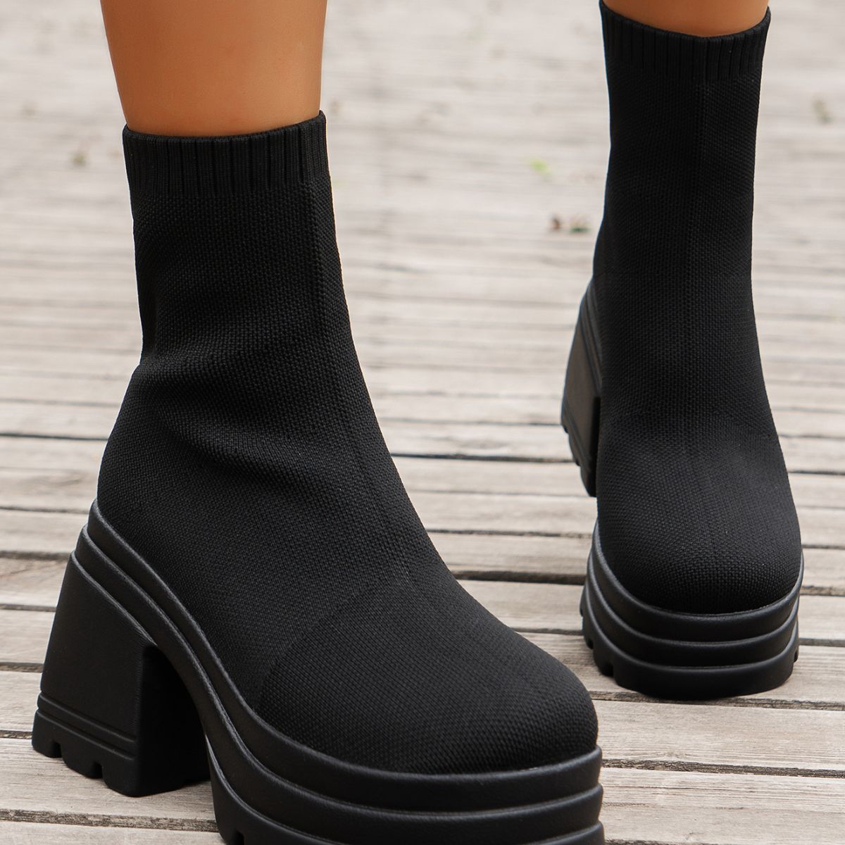 Botas de tacón de bloque y punta redonda