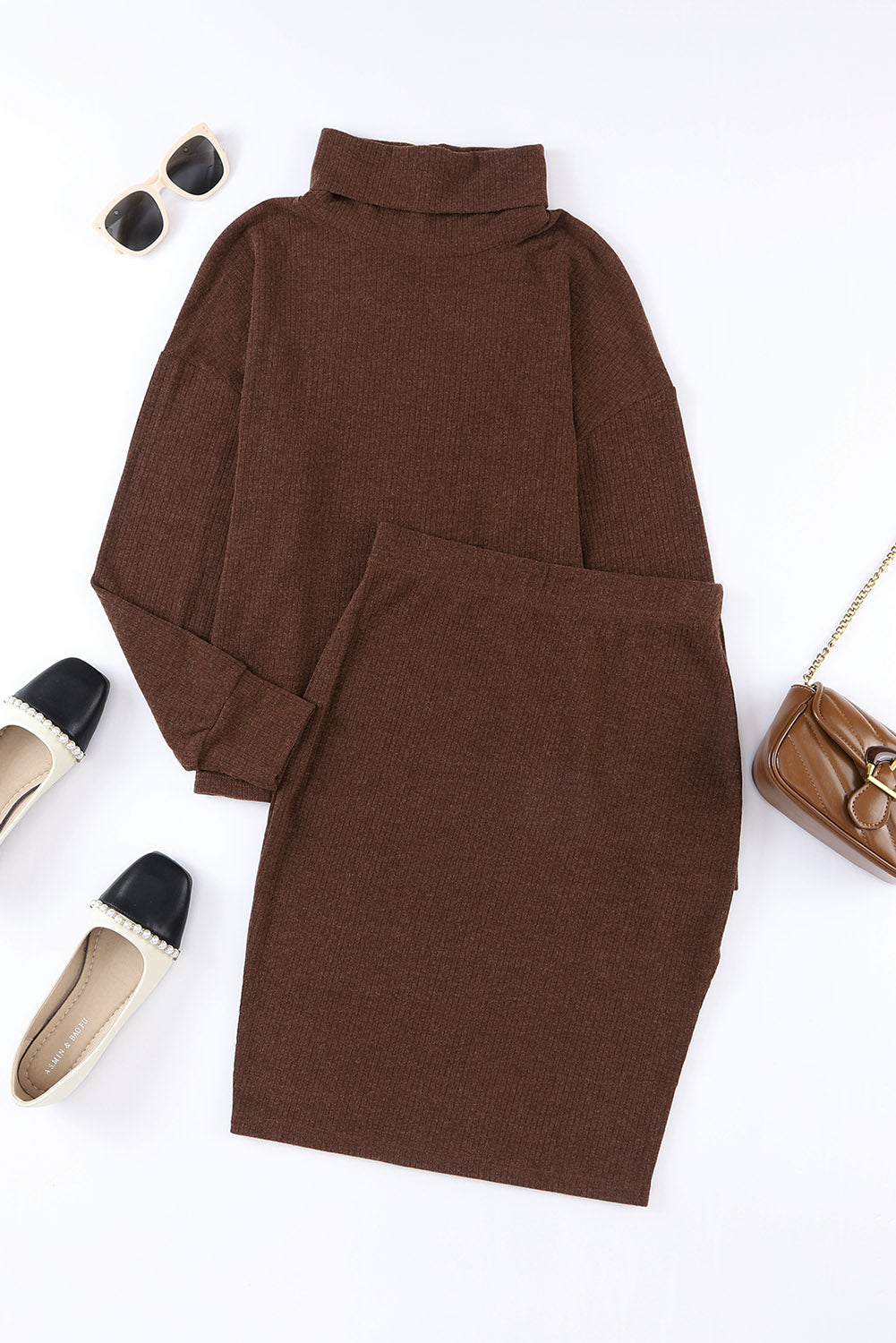 Conjunto de blusa de manga larga con cuello alto y falda con abertura