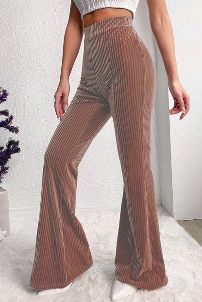Pantalones de tiro alto con corte acampanado