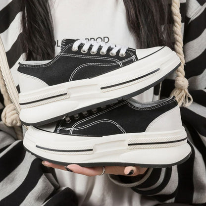 Zapatillas de plataforma con punta redonda atada