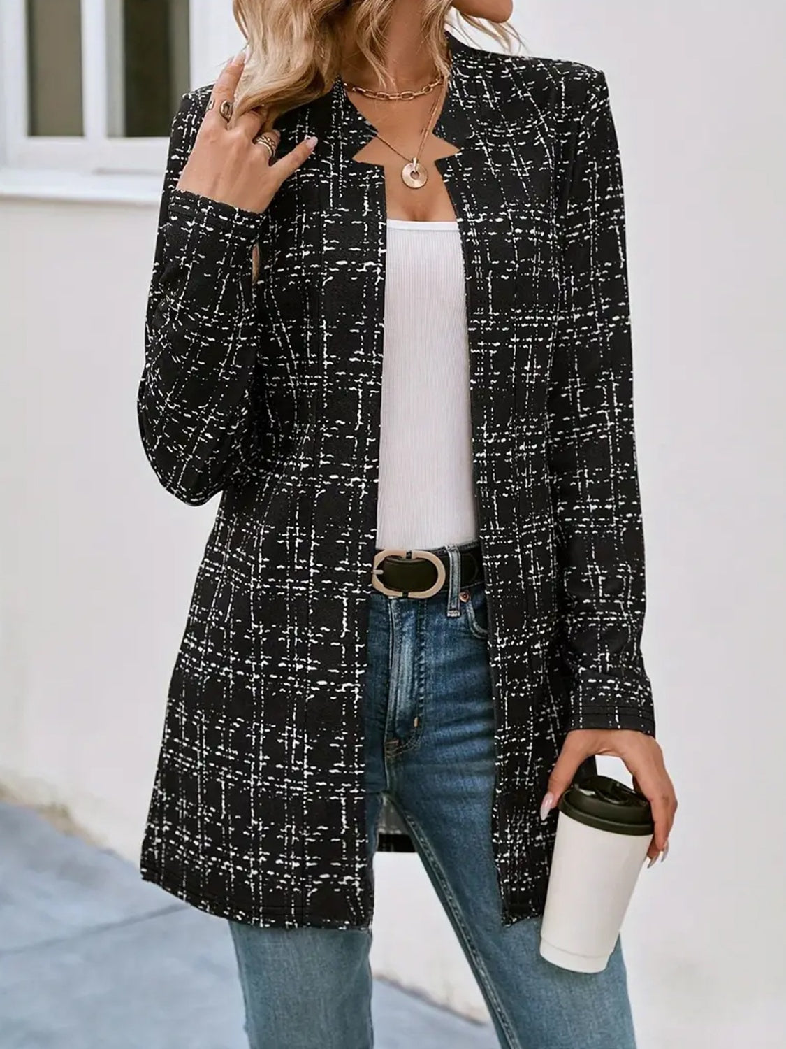 Blazer de cuadros con mangas largas y abertura delantera